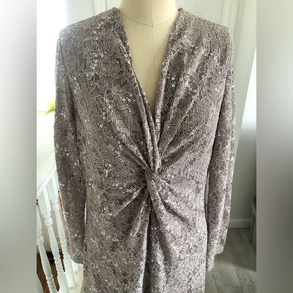 TAHARI beige lace sequin evening gown. - Picture 6 of 13
